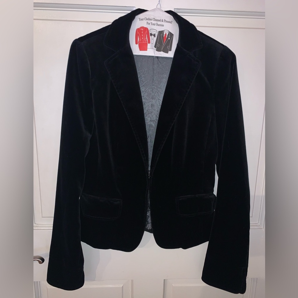 Vintage Women’s J. CREW Black Velvet Blazer, Size 4 Tall.